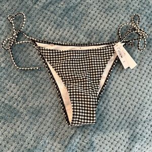 Victoria’s Secret bikini bottom. Size medium.